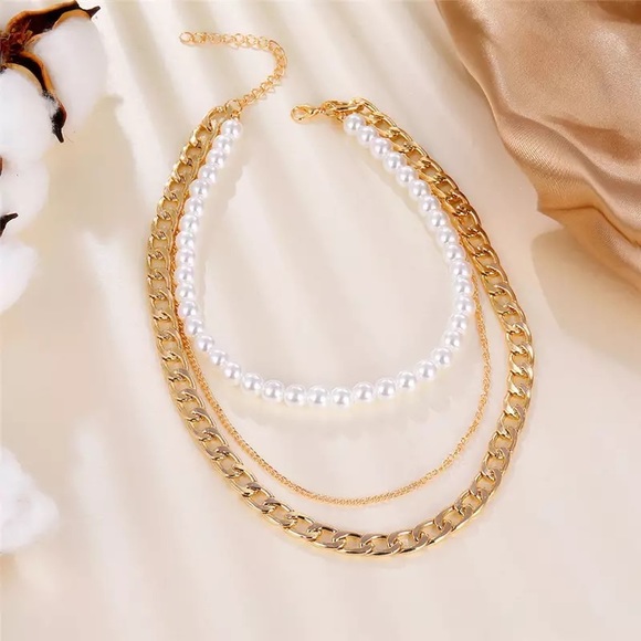 3/$30 💛 Multi Layered Choker - Picture 2 of 5